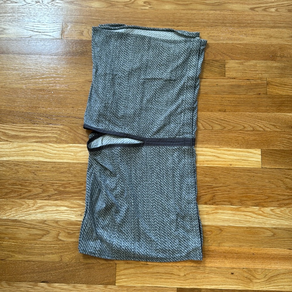 Lululemon infinity scarf